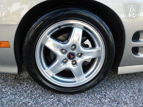 Used 1999 Pontiac Firebird Formula w/ Security Pkg image 40