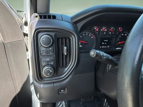 Used 2024 Chevrolet Silverado 1500 Custom Trail Boss w/ LPO, Dark Essentials Package image 21