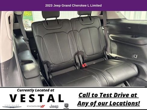 Used 2023 Jeep Grand Cherokee L Limited w/ Black Appearance Package image 33