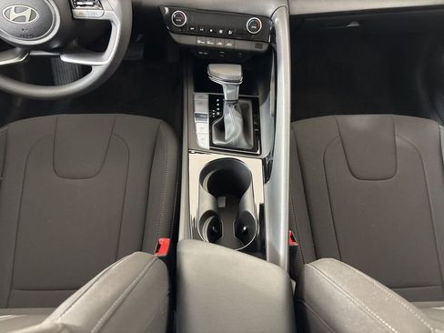 Used 2025 Hyundai Elantra Hybrid FWD image 22