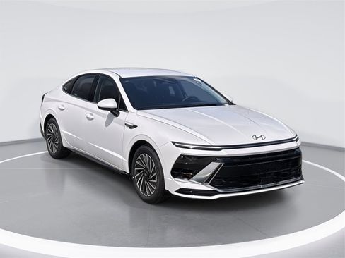Used 2025 Hyundai Sonata SEL image 1