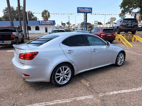 Used 2006 Lexus IS 250 w/ Preferred Accessory Pkg RWD image 18