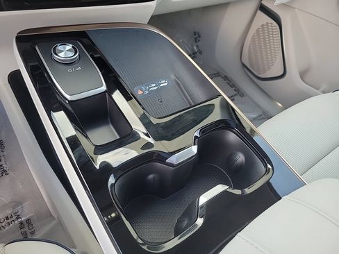 New 2026 Buick Enclave Avenir w/ Super Cruise Package FWD image 17