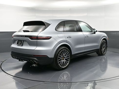 Certified 2021 Porsche Cayenne S image 8