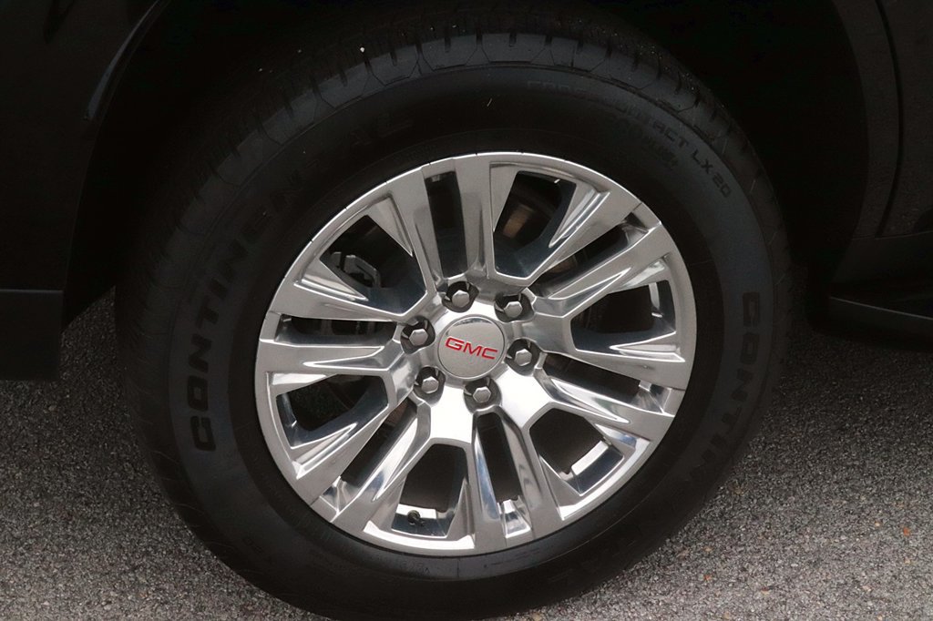 Used 2025 GMC Yukon Denali AWD/4WD image 8