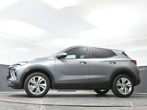 Used 2025 Buick Encore GX Preferred AWD/4WD image 55