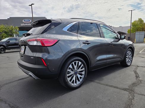 Certified 2020 Ford Escape Titanium FWD image 6
