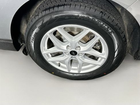 Used 2024 Ford Edge SEL image 11