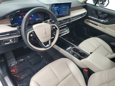 Used 2025 Lincoln Corsair Grand Touring image 14