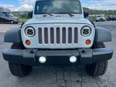 Used 2012 Jeep Wrangler Sport AWD/4WD image 9