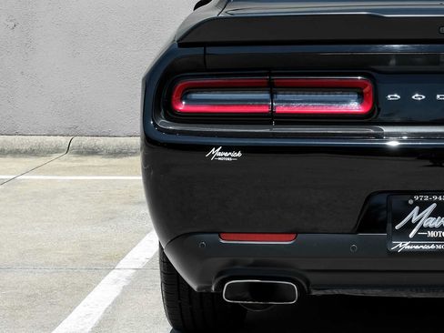 Used 2022 Dodge Challenger R/T w/ Shaker Package RWD image 41