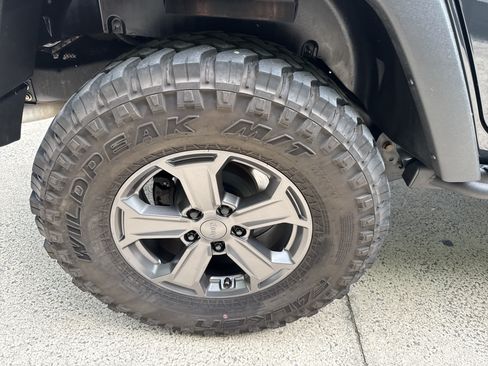 Used 2017 Jeep Wrangler Unlimited Rubicon AWD/4WD image 18