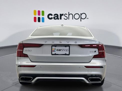 Used 2022 Volvo S60 B5 Momentum w/ Premium Package image 4