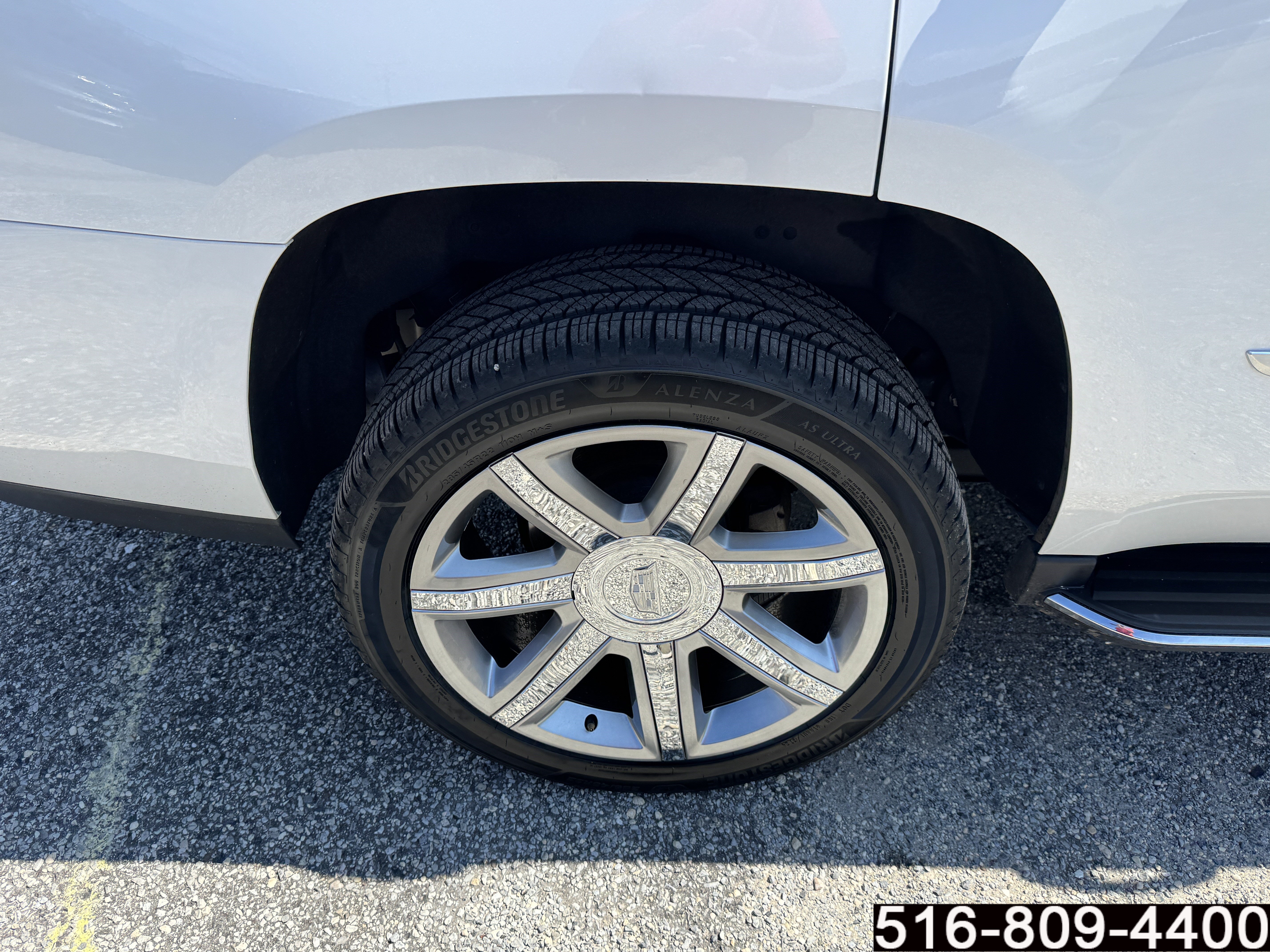 Used 2020 Cadillac Escalade Luxury AWD/4WD image 12