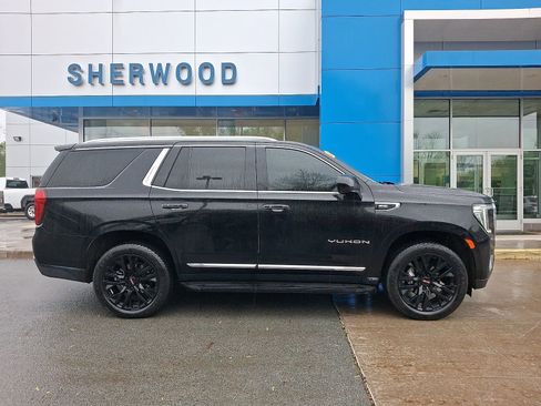 Used 2023 GMC Yukon SLT AWD/4WD image 7