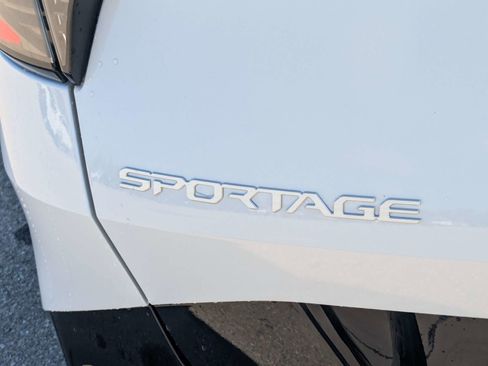Used 2026 Kia Sportage SX FWD image 12