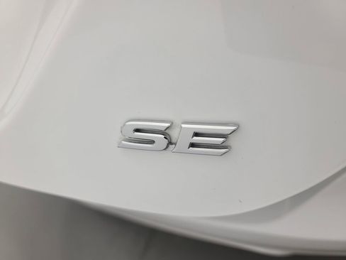 Used 2024 Toyota Camry SE image 13