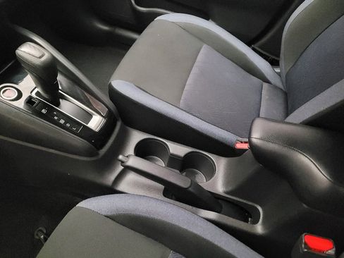 Used 2025 Nissan Versa SV FWD image 26