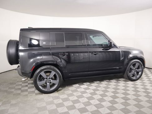 Used 2023 Land Rover Defender 110 V8 image 4