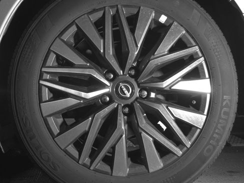 Used 2025 Nissan Altima 2.5 SV image 14