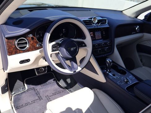 New 2026 Bentley Bentayga Extended Wheelbase AWD/4WD image 4