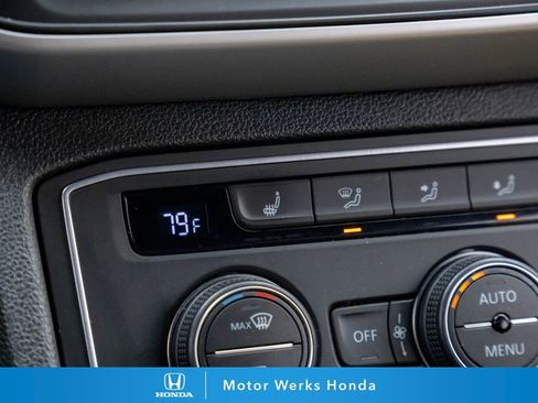 Used 2021 Volkswagen Atlas Cross Sport SE image 24