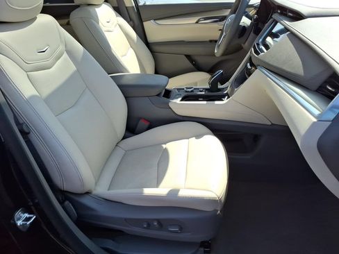 Used 2025 Cadillac XT5 Premium Luxury AWD/4WD image 13
