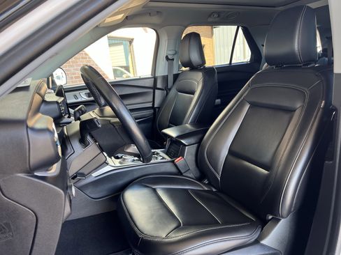 Used 2023 Ford Explorer XLT w/ Equipment Group 202A image 16