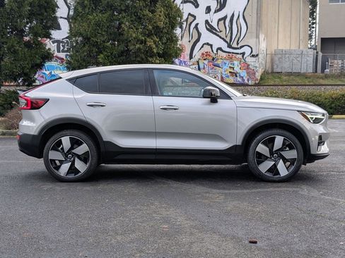 Used 2023 Volvo C40 P8 Recharge Ultimate w/ Protection Package Premier image 9