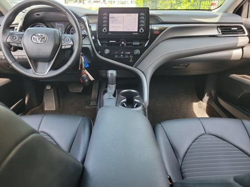 Used 2021 Toyota Camry SE FWD image 16