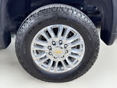 Used 2021 Chevrolet Silverado 3500 High Country w/ Z71 Off-Road Package AWD/4WD image 32