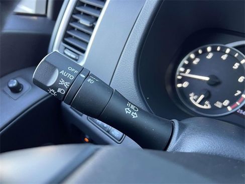 Used 2022 Nissan Frontier SV image 34