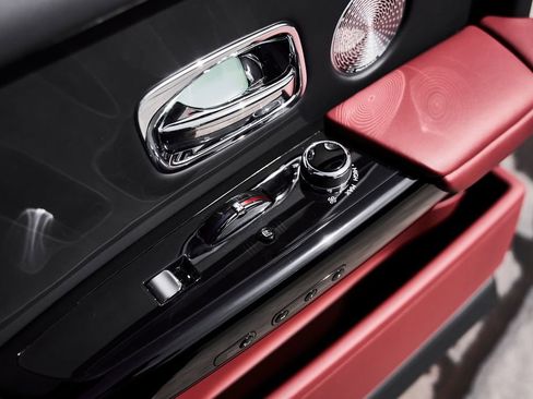 Used 2024 Rolls-Royce Phantom Sedan RWD image 65