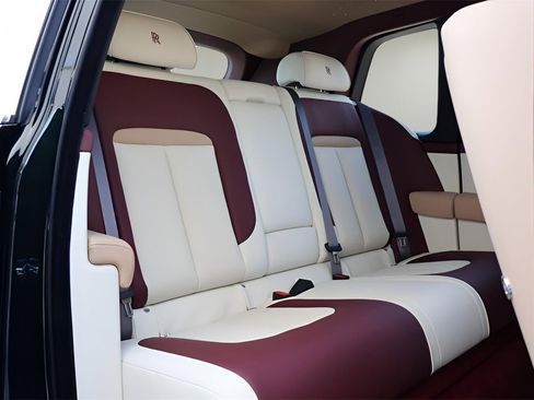 New 2026 Rolls-Royce Cullinan image 25