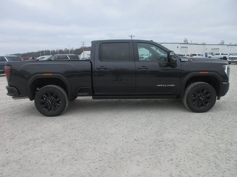 New 2026 GMC Sierra 2500 AT4 w/ AT4 Premium Plus Package image 3
