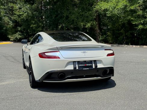 Used 2014 Aston Martin Vanquish Coupe RWD image 9
