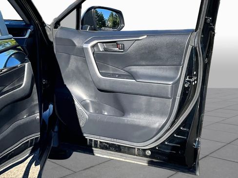 Used 2019 Toyota RAV4 LE w/ All Weather Liner Package FWD image 22