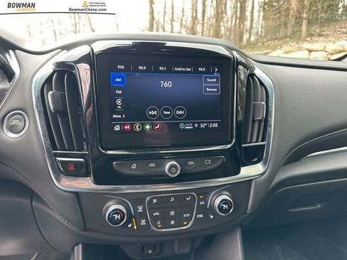 Used 2023 Chevrolet Traverse LT image 18