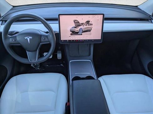 Used 2022 Tesla Model Y Performance image 18