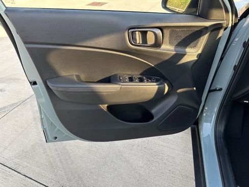 New 2025 Hyundai Venue Limited image 9