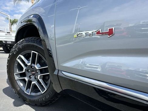 New 2026 GMC Terrain AT4 w/ Technology Package II AWD/4WD image 33