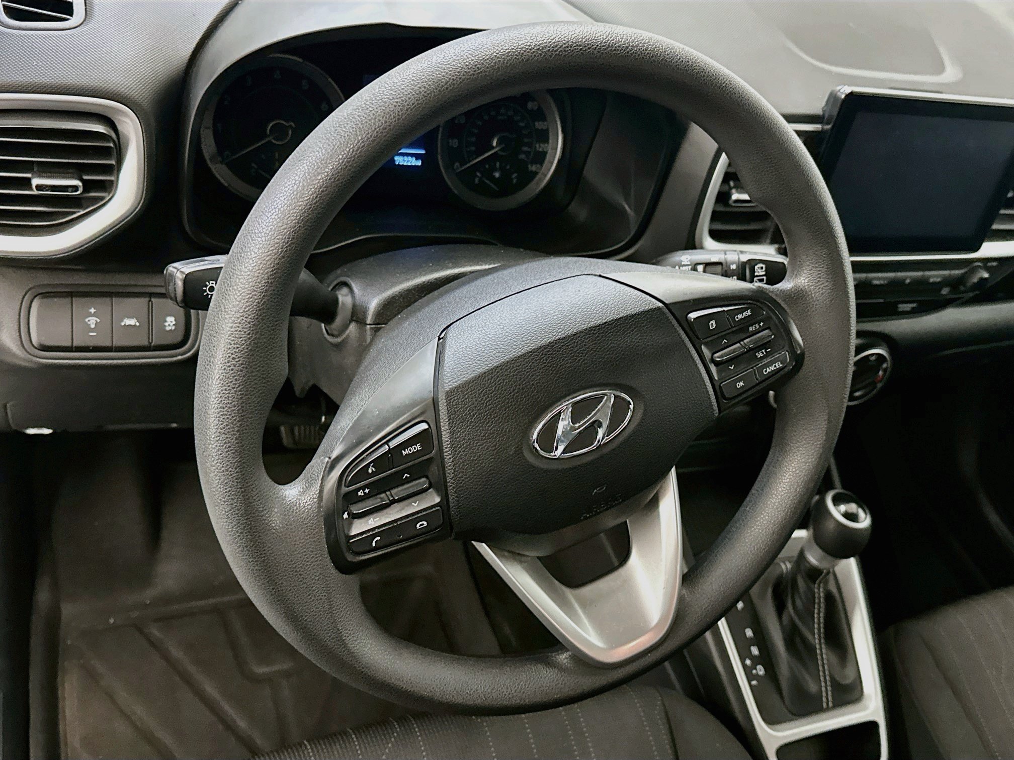 Used 2022 Hyundai Venue SE FWD image 18