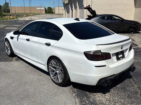 Used 2013 BMW M5 RWD image 2