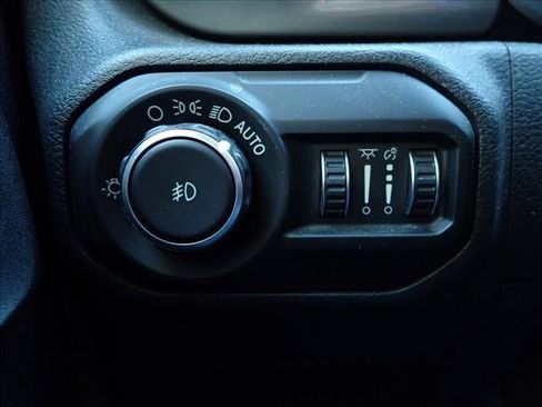 Used 2019 Jeep Wrangler Unlimited Sahara AWD/4WD image 20