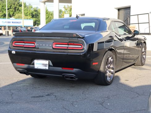 Used 2021 Dodge Challenger R/T Scat Pack RWD image 10