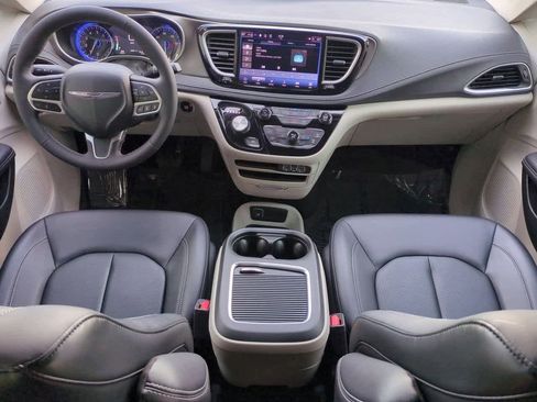 Used 2024 Chrysler Pacifica Touring-L w/ Road Tripper Package image 16