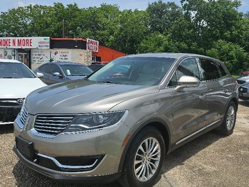 Used 2016 Lincoln MKX Select w/ Select Plus Package FWD image 7