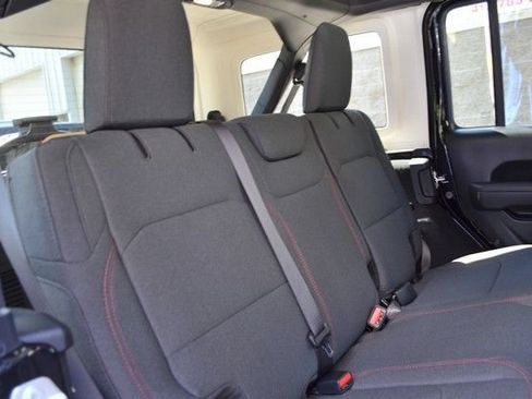 New 2026 Jeep Wrangler Unlimited Rubicon AWD/4WD image 32