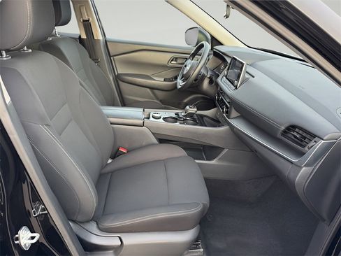 Used 2024 Nissan Rogue S image 12