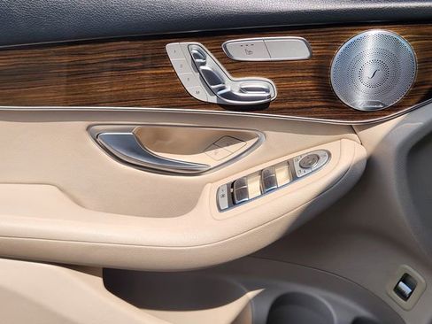 Used 2019 Mercedes-Benz GLC 300 image 24